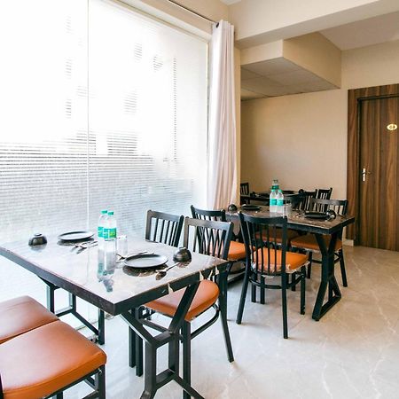 Treebo Elite Corporate, Sector 62 Hotel Noida Eksteriør billede