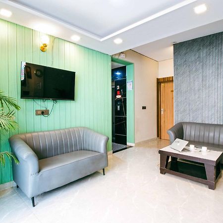 Treebo Elite Corporate, Sector 62 Hotel Noida Eksteriør billede