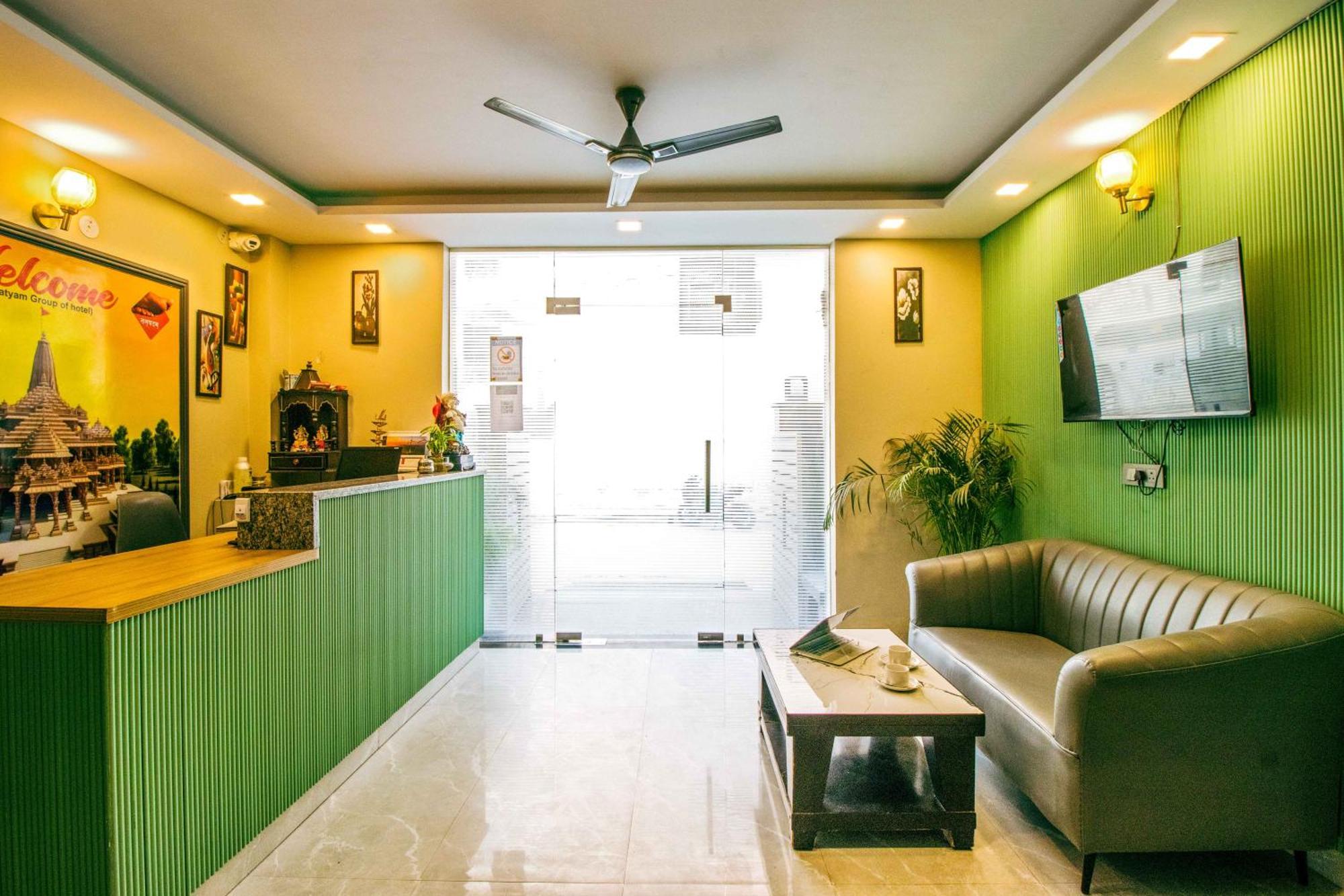Treebo Elite Corporate, Sector 62 Hotel Noida Eksteriør billede