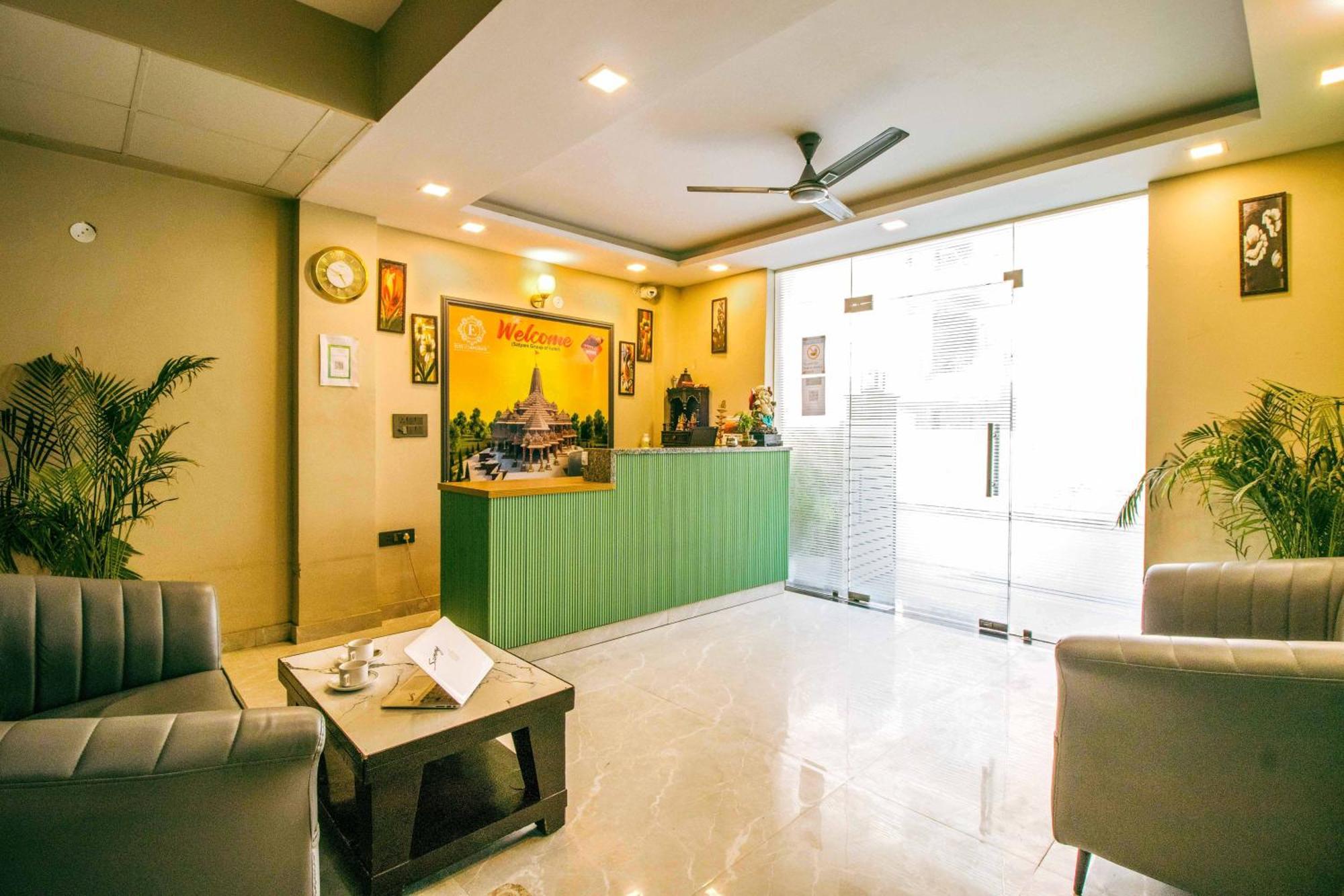 Treebo Elite Corporate, Sector 62 Hotel Noida Eksteriør billede