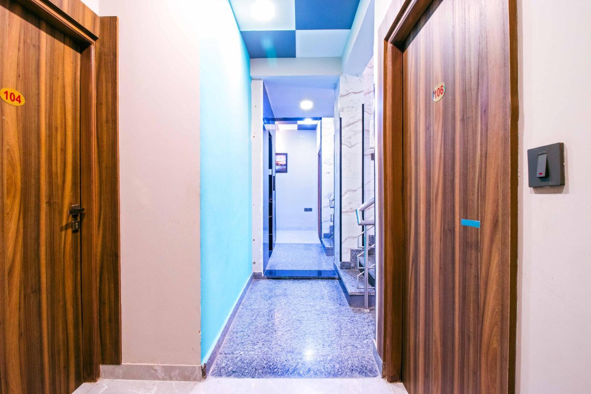 Treebo Elite Corporate, Sector 62 Hotel Noida Eksteriør billede