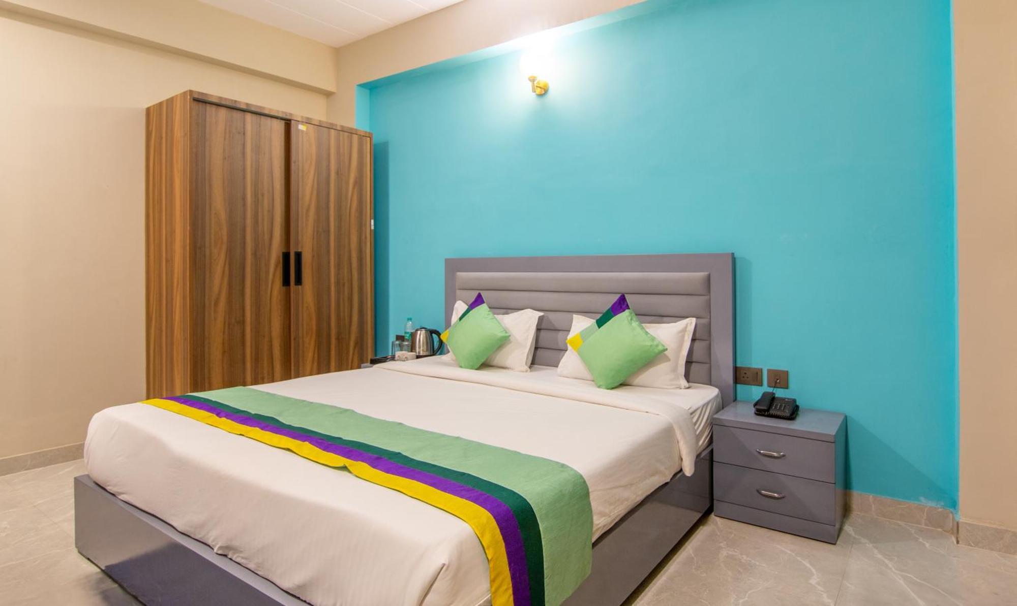 Treebo Elite Corporate, Sector 62 Hotel Noida Eksteriør billede