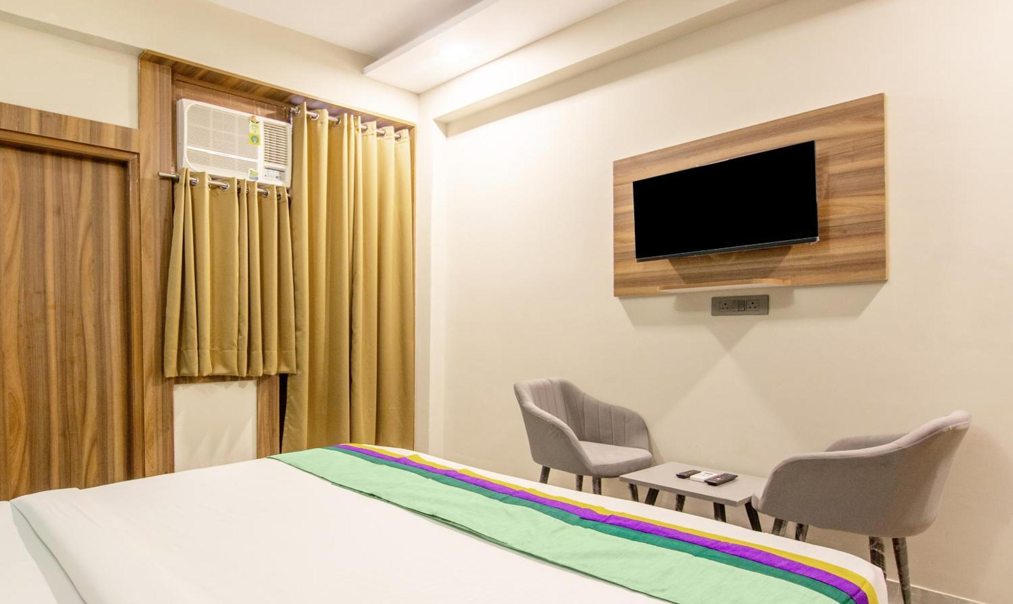 Treebo Elite Corporate, Sector 62 Hotel Noida Eksteriør billede