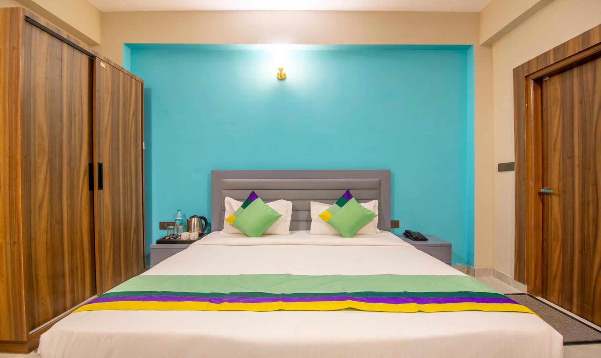 Treebo Elite Corporate, Sector 62 Hotel Noida Eksteriør billede