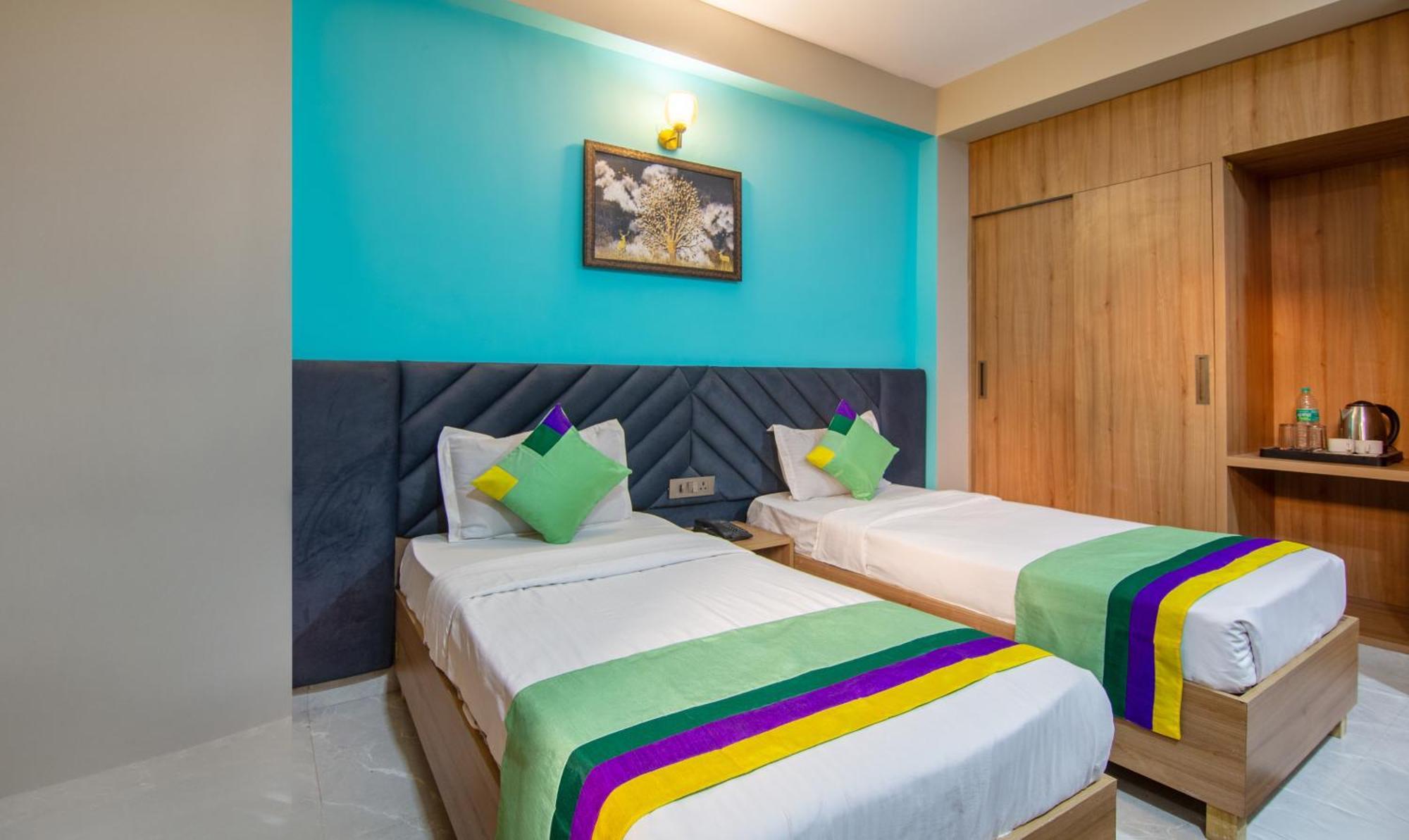 Treebo Elite Corporate, Sector 62 Hotel Noida Eksteriør billede