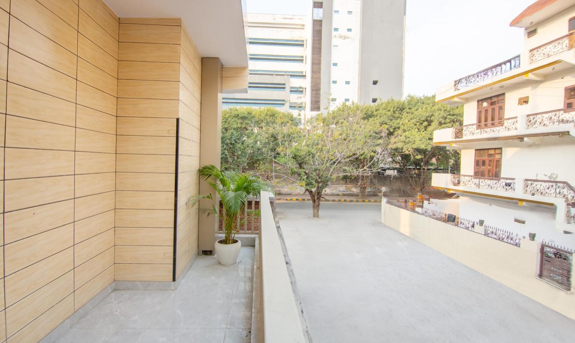 Treebo Elite Corporate, Sector 62 Hotel Noida Eksteriør billede